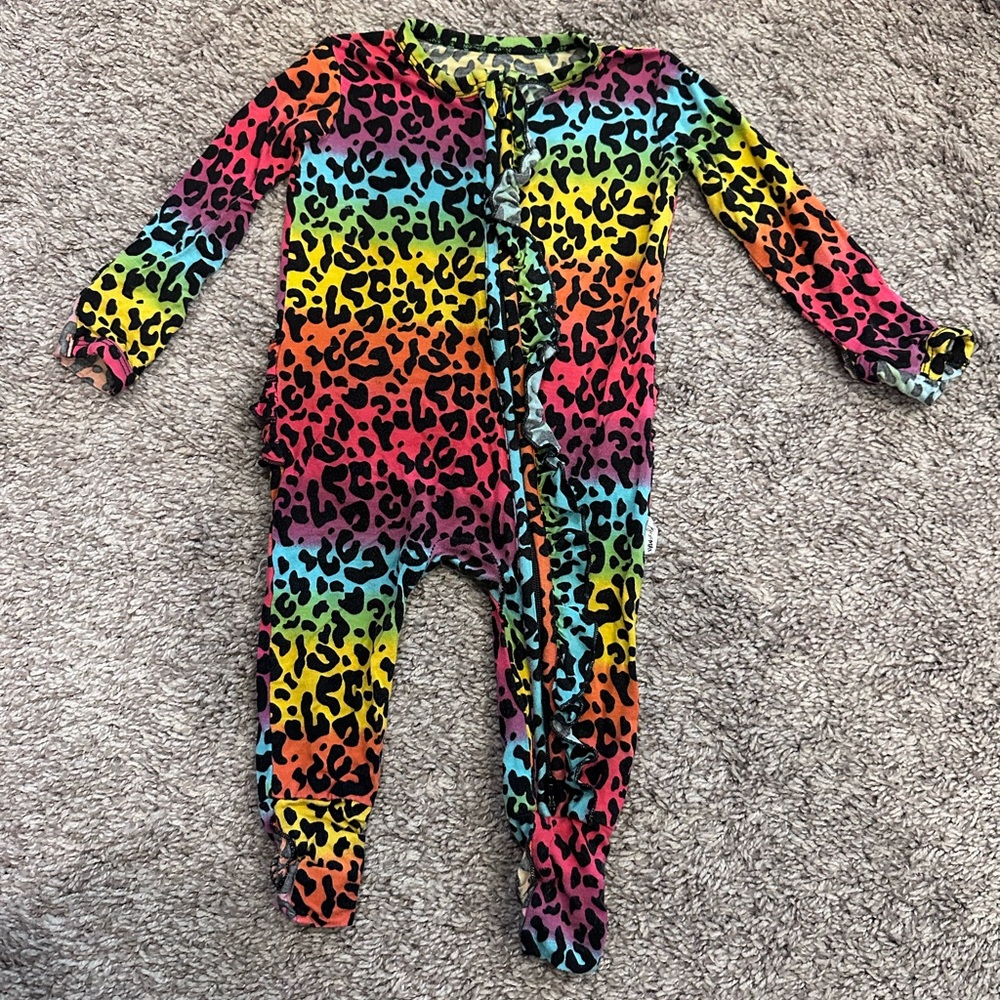Gigi & Max 9m Rainbow Leopard Convertible Ruffle Footie